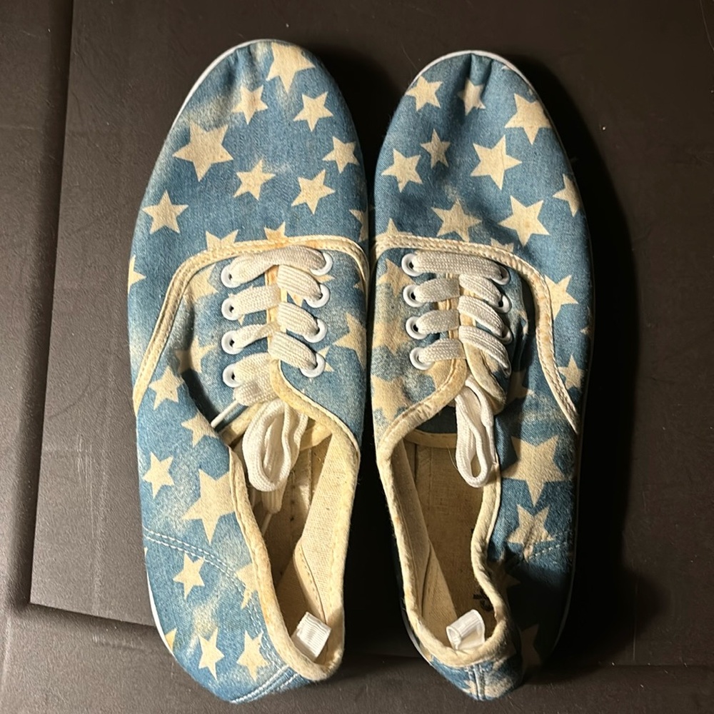Blue sneakers with white stars